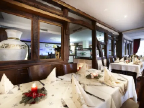 โรงแรมฮันโนเฟอร์แอร์พอร์ต บายเพรอมีแยร์กลาส โรงแรมในLangenhagen