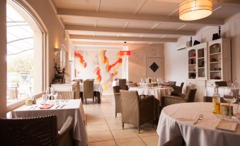 Logis Hôtel Restaurant les Aubuns