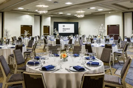 Sheraton Fort Worth Downtown Hotel Отели в г. Форт-Уэрт