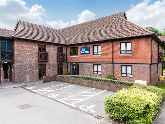 Travelodge Frimley Hotel
