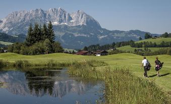 AlpenParks Taxacher Hotel & Apartment