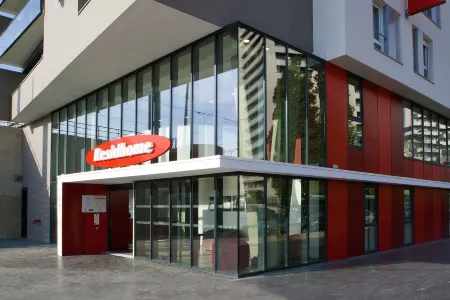 Residhome Paris Rosa Parks Отели рядом с достопримечательностью «Paris Event Center»