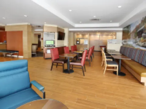 タウンプレース・スイート・グローブシティ・マーサー/アウトレット スプリングフィールドのホテル