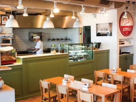 Bloomrooms @ New Delhi Railway Station Отели рядом со станцией Rajiv Chowk