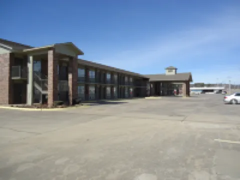 Walnut Inn Hotels in Sequoyah County
