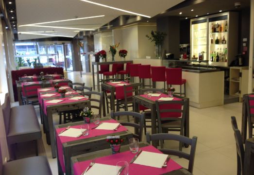 아델소 호텔 로비