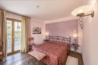 La Darsena Boutique Hotel & Restaurant Hotels near Villa del Balbianello