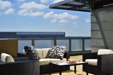 UNA HOTELS the One Milano Hotel & Residence Отели рядом с достопримечательностью «Сан Кристофоро суль Навильо»