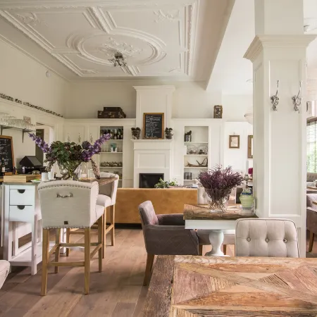 Zenzez Hotel & Lounge