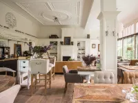 Zenzez Hotel & Lounge