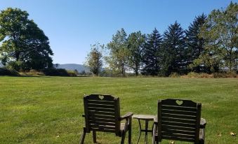 Cromwell Manor Inn