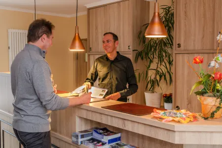 Hotel Alte Post Отели в г. Лерте