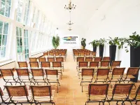 Europahaus Wien Hotels near 13. Hietzing
