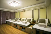 Ganlinhui Malson New Century Hotel