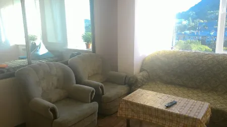 Mini-Otel Gostinitsa Nakhimov Отели рядом с достопримечательностью «Музейно-выставочный центр г. Находка»