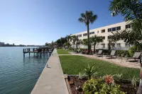 Westwinds Waterfront Resort Hotel di Treasure Island