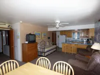 Western Riviera Lakeside Lodging Hotels in Grand Lake