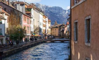 Les Loges Annecy Vieille Ville