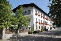 Landgasthof Fischer Veri Hotels in Neukirchen