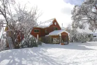 Summit Ridge Alpine Lodge