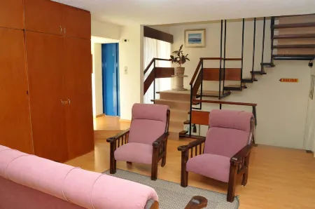 Hotel Marbella Отели рядом с достопримечательностью «Рука Пунта-дель-Эсте»