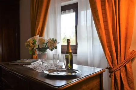 Villa le Querciolaie Отели рядом с достопримечательностью «Podere Sapaio»