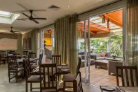 Umthunzi Hotel and Conference Hotels in Port Shepstone