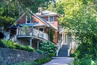 Plantation House Bed & Breakfast Hotels in Cobourg