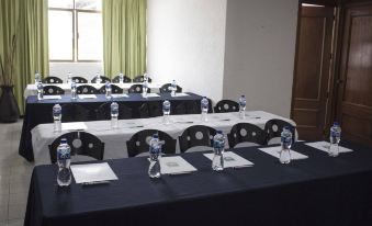 Estanza Hotel & Suites