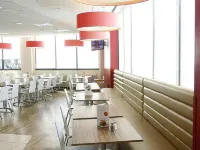 瓦倫西亞機場旅屋飯店 瓦倫西亞會展中心（Feria Valencia）附近的飯店