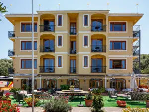 Johanna Park Hotel