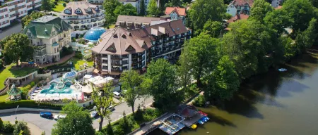 Romantischer Winkel RoLigio & Wellness Resort Отели в г. Бад-Закса