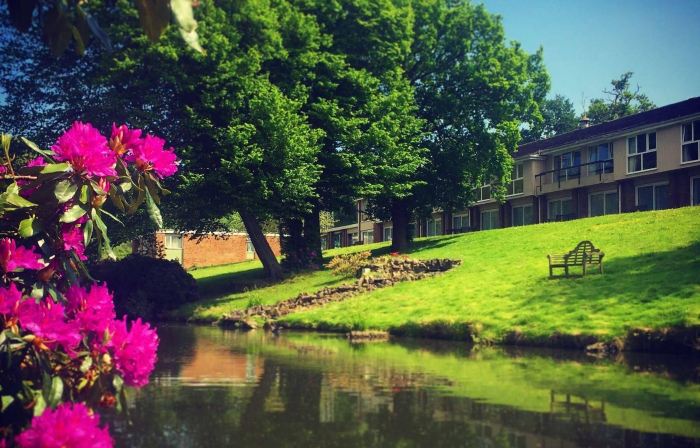 Inn on the Lake