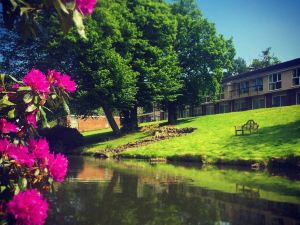 Inn on the Lake