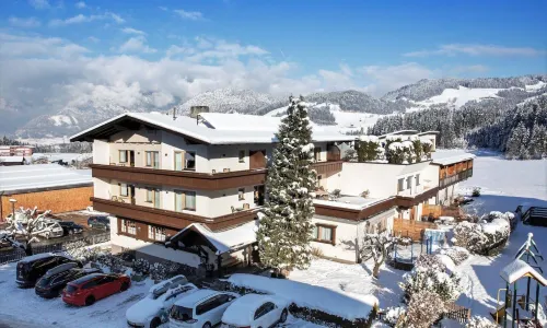 提洛爾安格勒高山套房和家庭公寓酒店