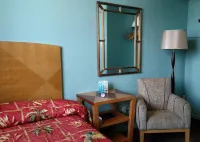 Dolphin Inn