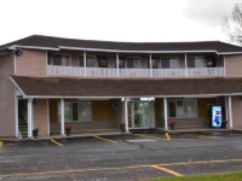 Aquarius Motel Hotels in Lanark County