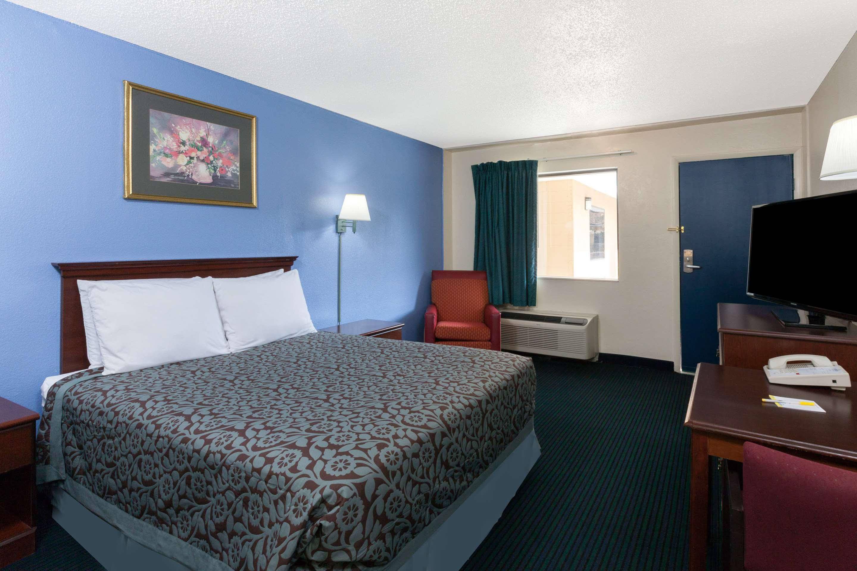 Days Inn by Wyndham Oklahoma City Fairground