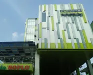 MaxoneHotels.Com at Kramat Hotels in Senen