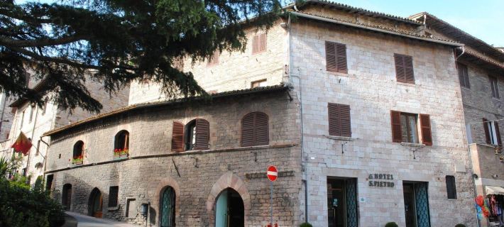 Hotel San Pietro Các khách sạn ở Assisi