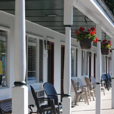 Rock Ledge Motel