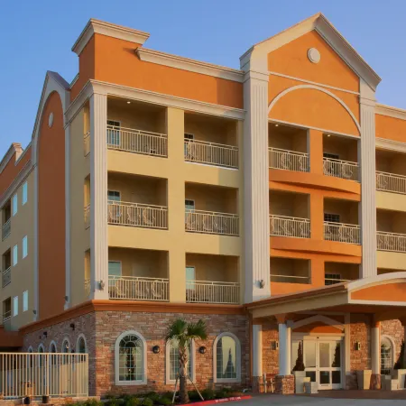 Holiday Inn Express & Suites GALVESTON WEST-SEAWALL by IHG Отели рядом с достопримечательностью «Парк Муди Гарденс Аттракшенс Тем»