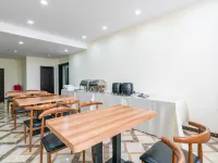 Extraordinary City Hotel (Zhengzhou Mazhai Industrial Park) Hotel dekat Jalan Anning