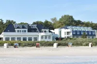 Hotel Seeschlösschen Hotels near Ehrenmal Hohwacht