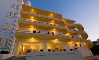 Trianta Hotel Apartments