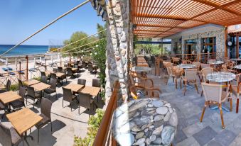 Pebble Beach Hotel - Housity