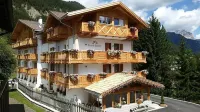 Hotel Garni Lastei Hotels in Pozza di Fassa
