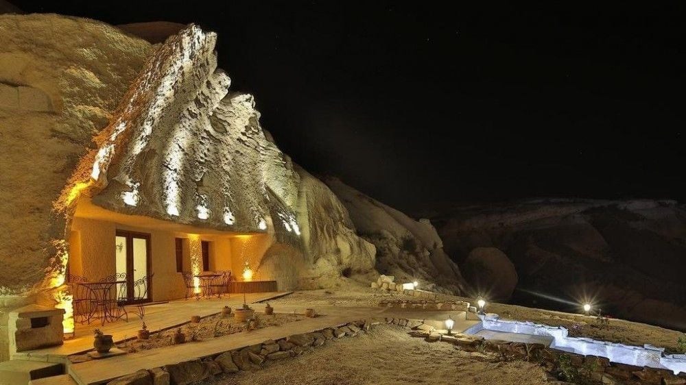 Miracle Cave Hotel