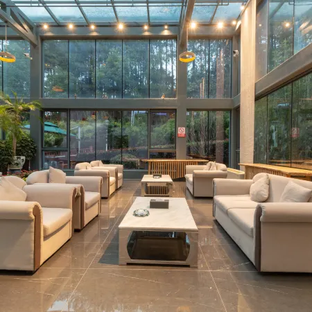 Minggang Grand Hotel (Ceramic University Xianghu Campus)