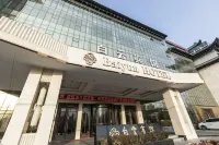 Baiyun Hotel (West Building) Hotels near White Pagoda Mountain Park